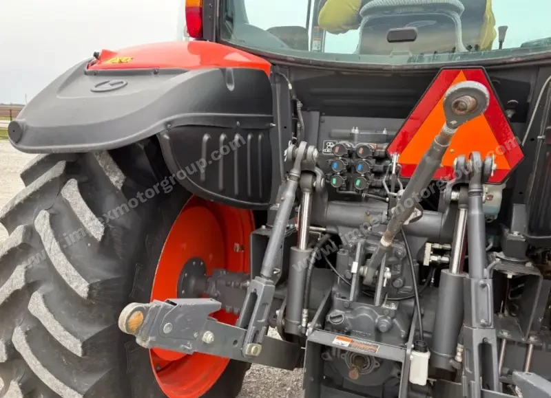2019 Kubota M6-141 MFWD photo 31