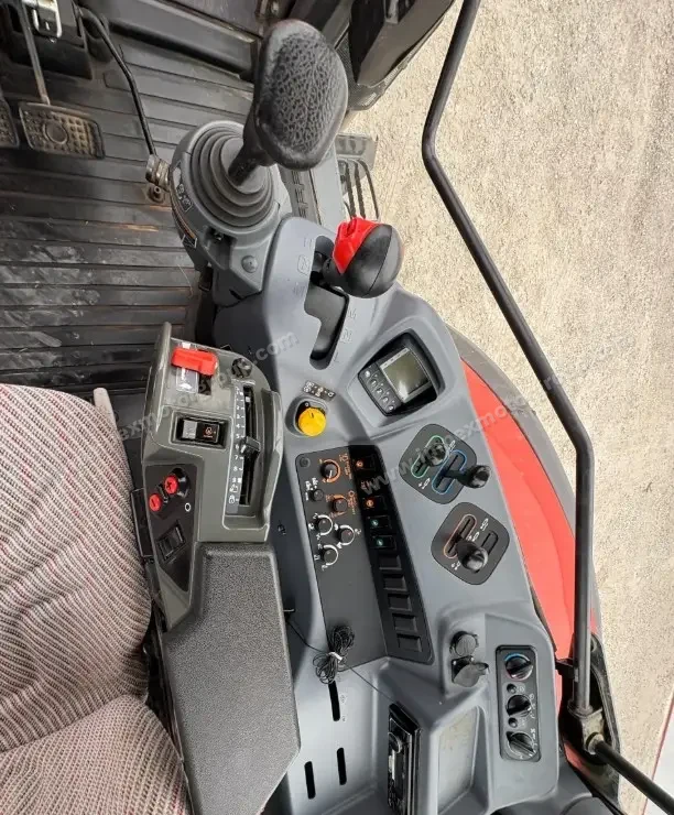2019 Kubota M6-141 MFWD photo 68