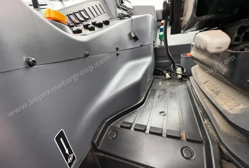 2019 Kubota M6-141 MFWD photo 79