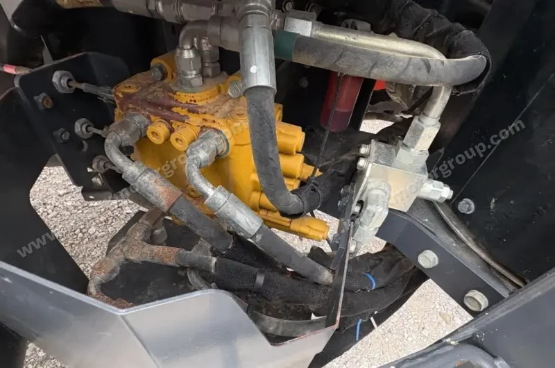 2019 Kubota M6-141 MFWD photo 35