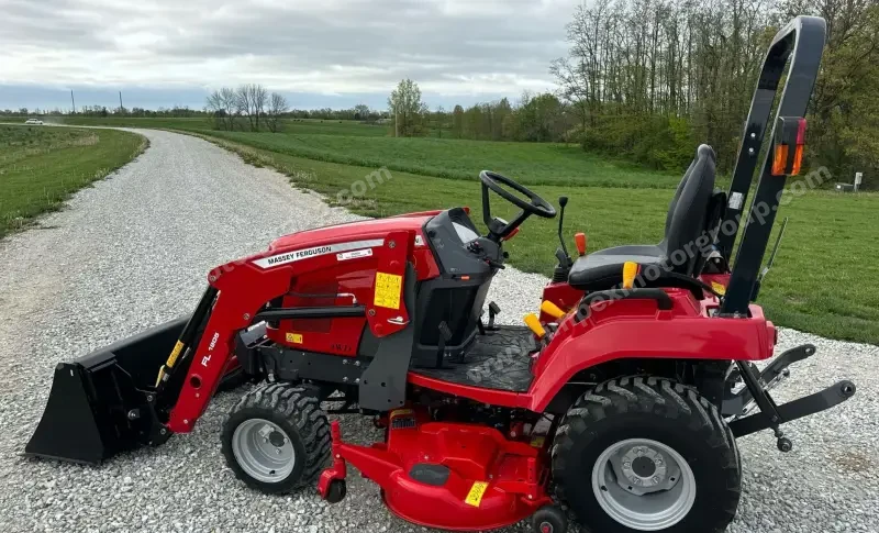 2021 Massey Ferguson GC1723 photo 8