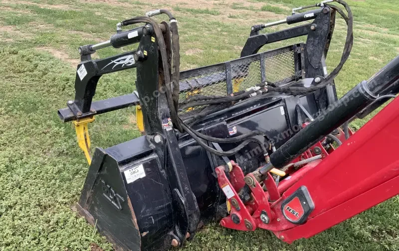 2021 Case IH Maxxum 150 MFWD Tractor W/Grapple Loader photo 14