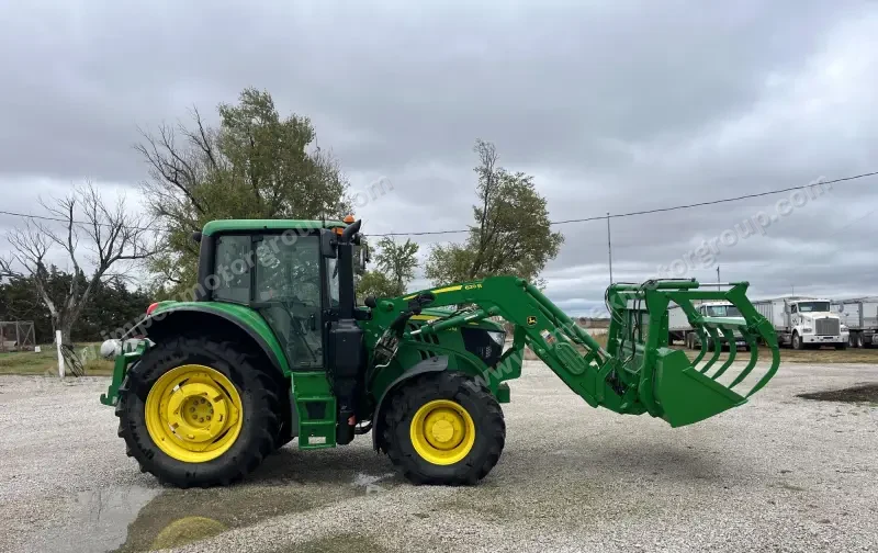 2015 John Deere 6130M MFWD Tractor W/Grapple Loader photo 4