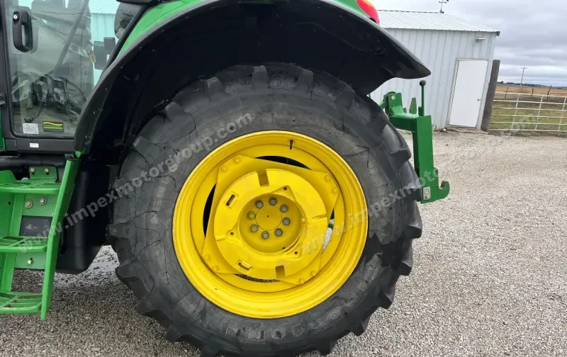2015 John Deere 6130M MFWD Tractor W/Grapple Loader photo 38