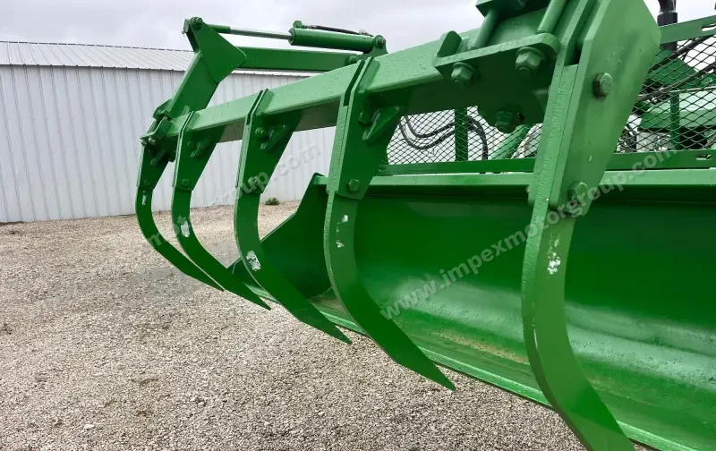 2015 John Deere 6130M MFWD Tractor W/Grapple Loader photo 29