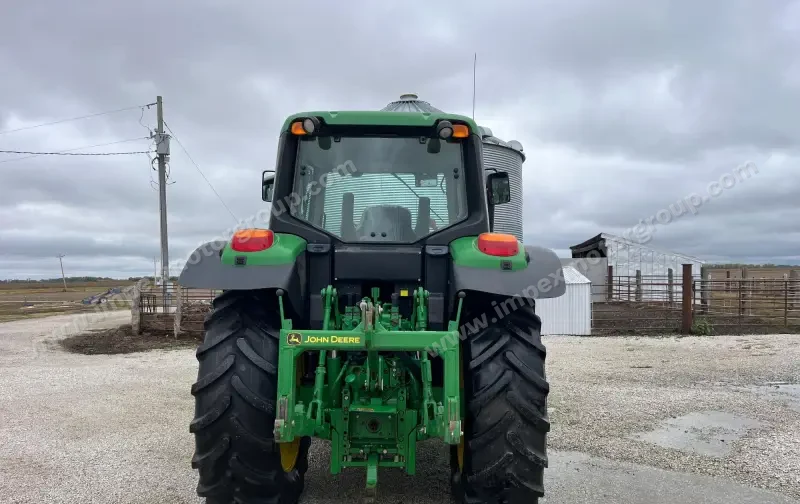 2015 John Deere 6130M MFWD Tractor W/Grapple Loader photo 6