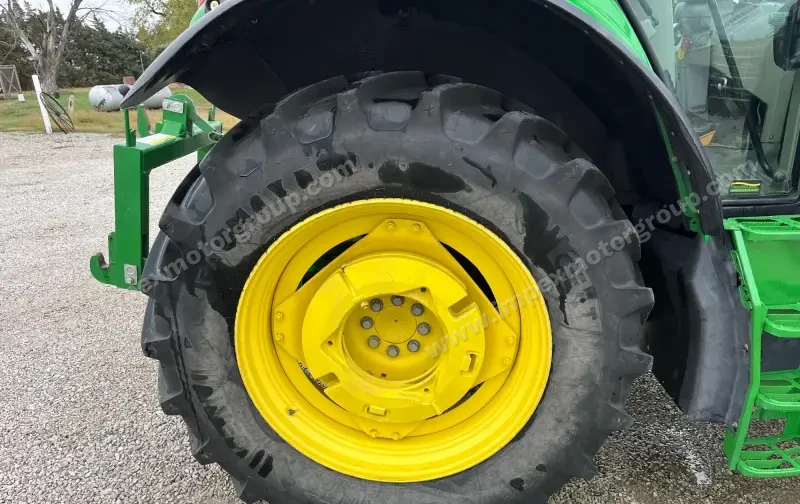 2015 John Deere 6130M MFWD Tractor W/Grapple Loader photo 37
