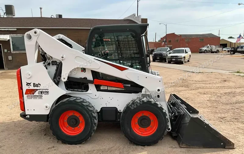 2022 Bobcat S740 Skid Steer photo 4