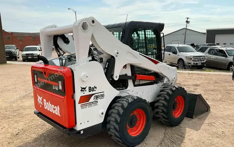 2022 Bobcat S740 Skid Steer photo 5