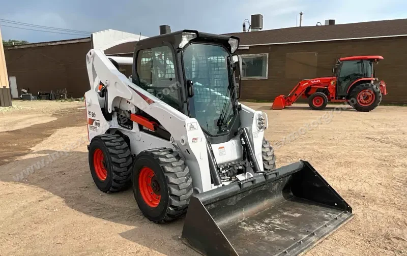 2022 Bobcat S740 Skid Steer photo 3