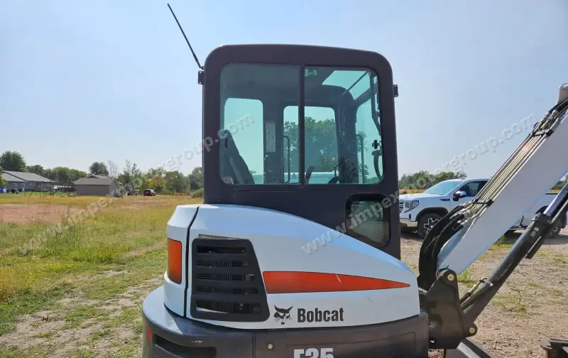 2016 Bobcat E35 Long Arm Mini Excavator | Construction photo 14