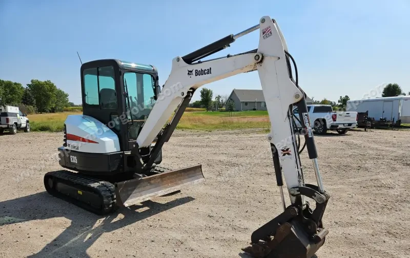 2016 Bobcat E35 Long Arm Mini Excavator | Construction photo 3