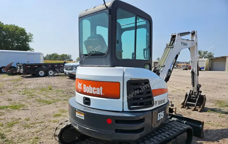 2016 Bobcat E35 Long Arm Mini Excavator | Construction photo 13