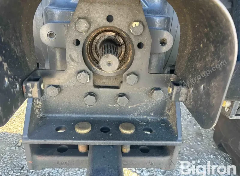 2022 Case IH Farmall 140A MFWD photo 10