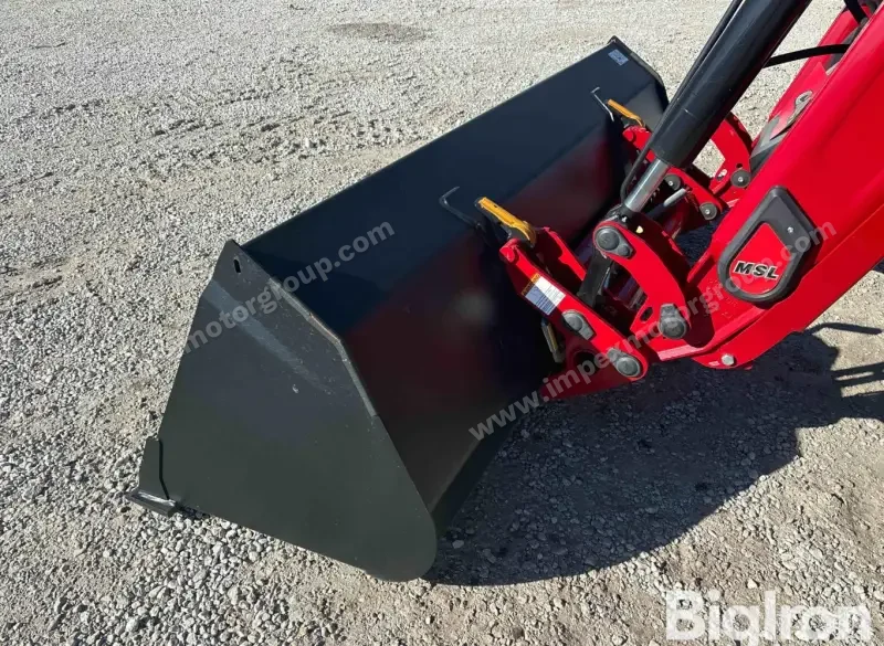 2022 Case IH Farmall 140A MFWD photo 17