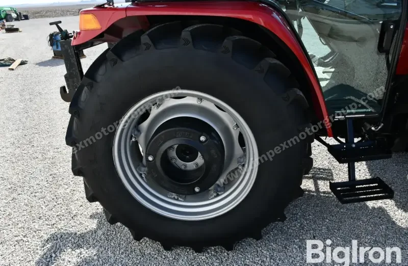 2009 Case IH Farmall 105U MFWD photo 43