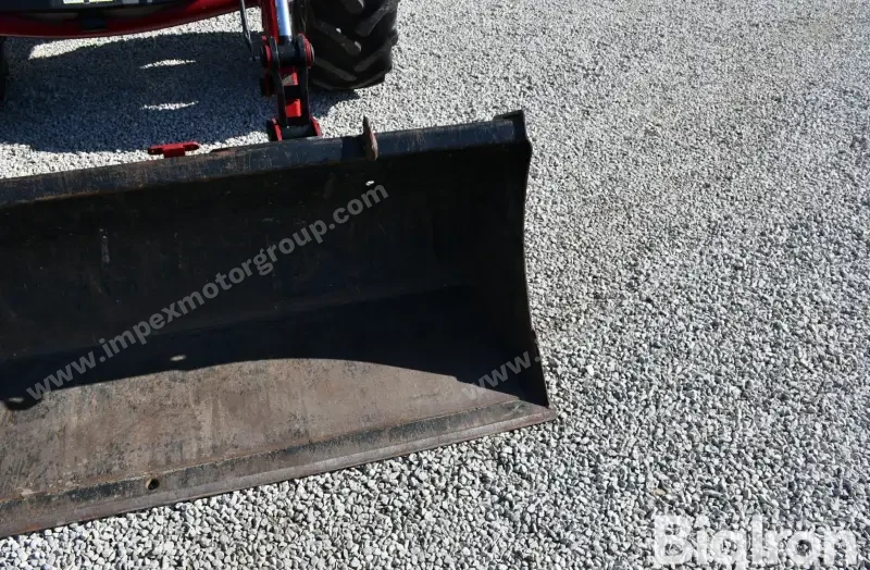 2009 Case IH Farmall 105U MFWD photo 15