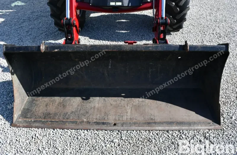 2009 Case IH Farmall 105U MFWD photo 14
