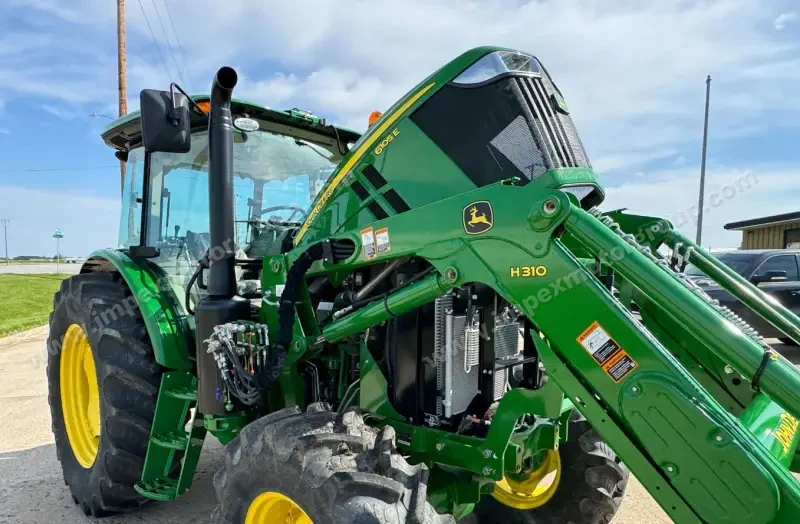 2022 John Deere 6105E MFWD photo 35