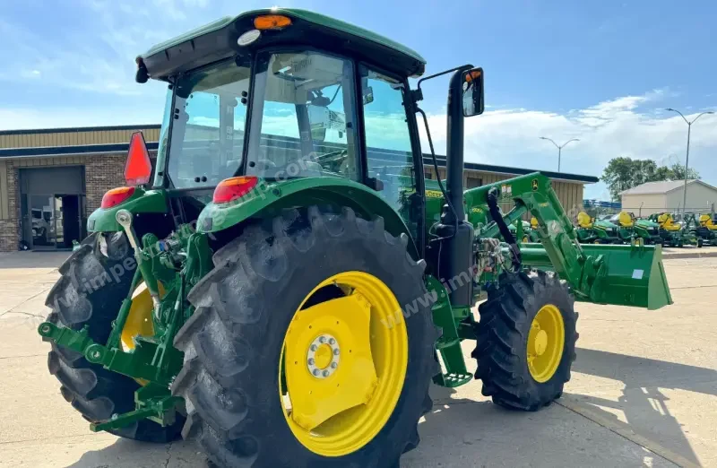 2022 John Deere 6105E MFWD photo 4