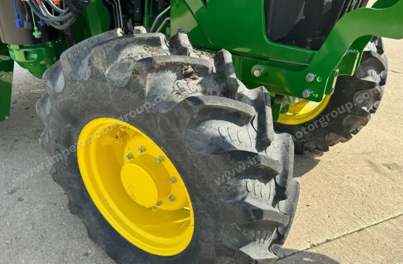 2022 John Deere 6105E MFWD photo 31