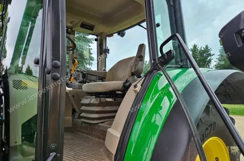 2017 John Deere 6130M MFWD photo 35