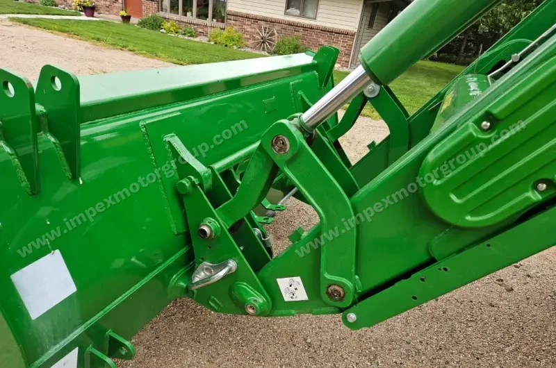 2017 John Deere 6130M MFWD photo 14