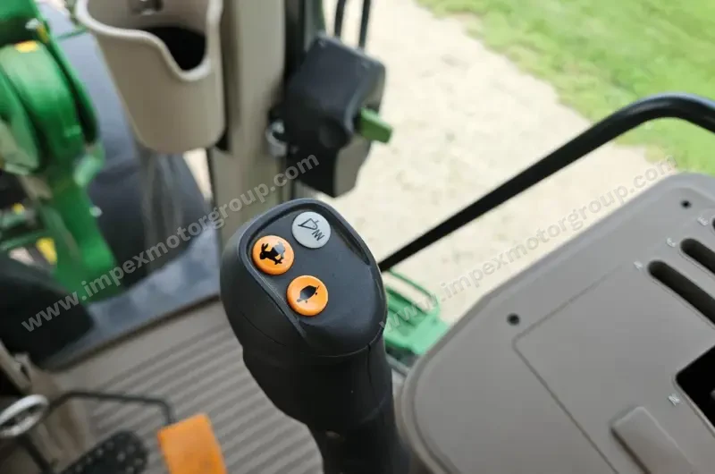 2017 John Deere 6130M MFWD photo 46