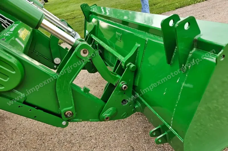 2017 John Deere 6130M MFWD photo 31
