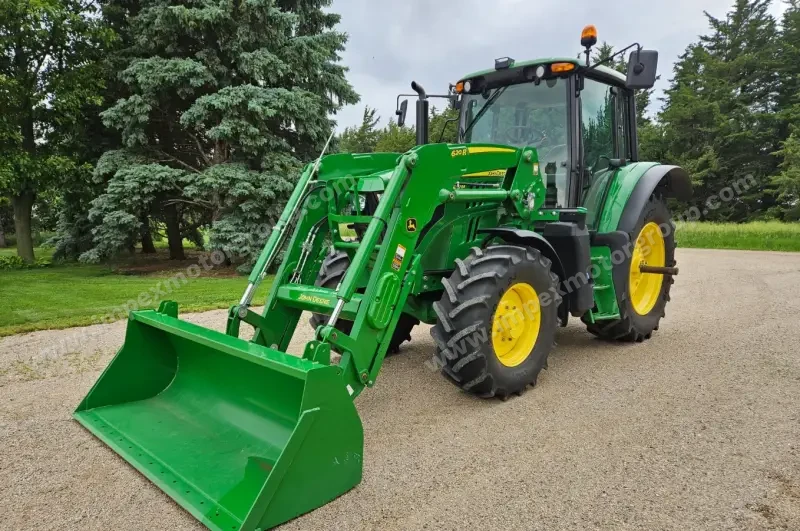 2017 John Deere 6130M MFWD photo 1