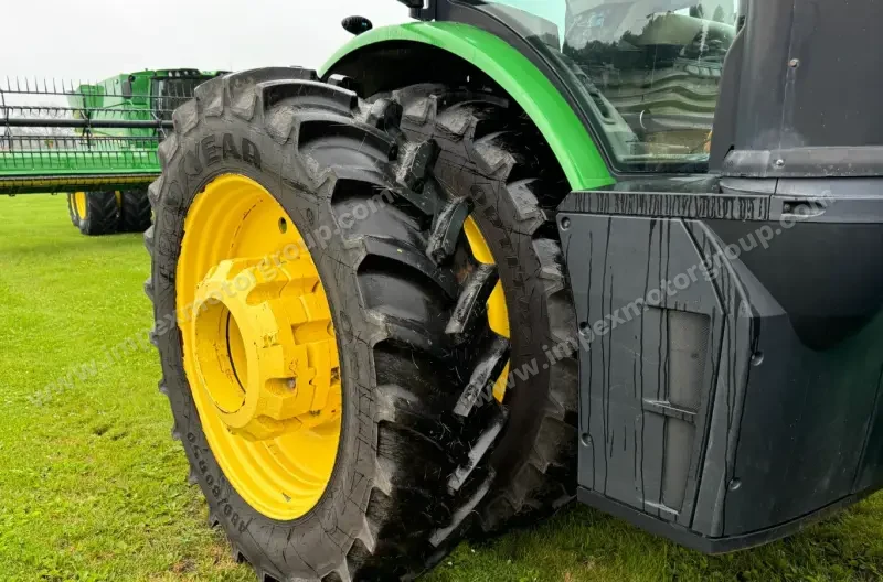 2016 John Deere 8320R MFWD photo 23