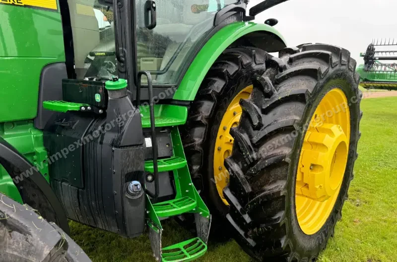2016 John Deere 8320R MFWD photo 16