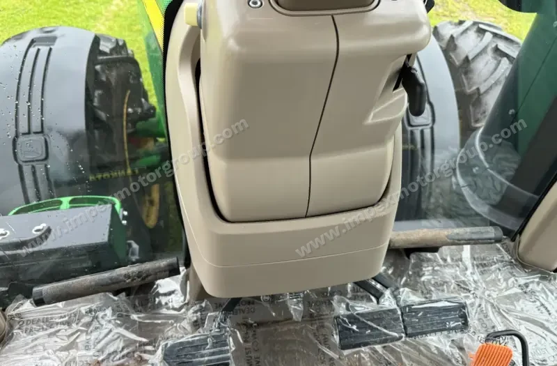 2016 John Deere 8320R MFWD photo 37