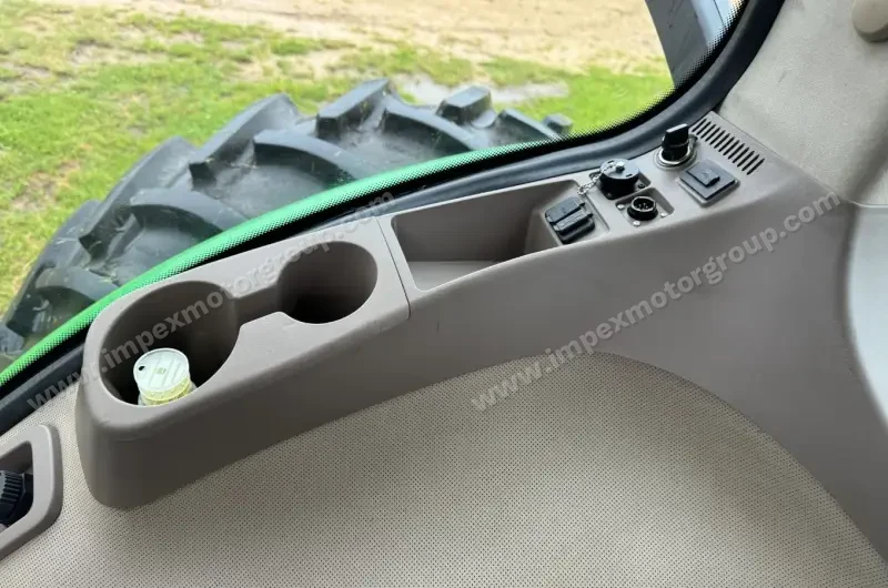 2016 John Deere 8320R MFWD photo 32