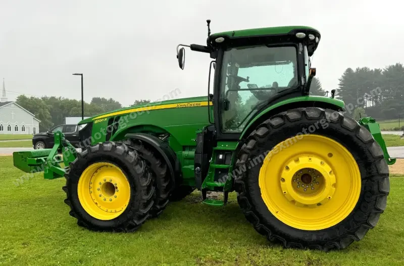 2016 John Deere 8320R MFWD photo 2