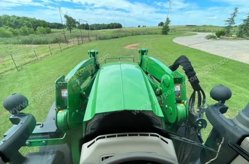 2015 John Deere 6155R MFWD photo 48