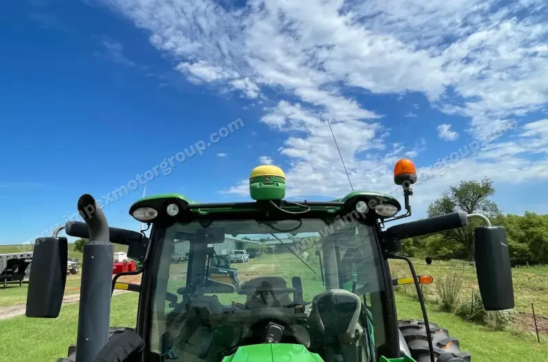 2015 John Deere 6155R MFWD photo 32