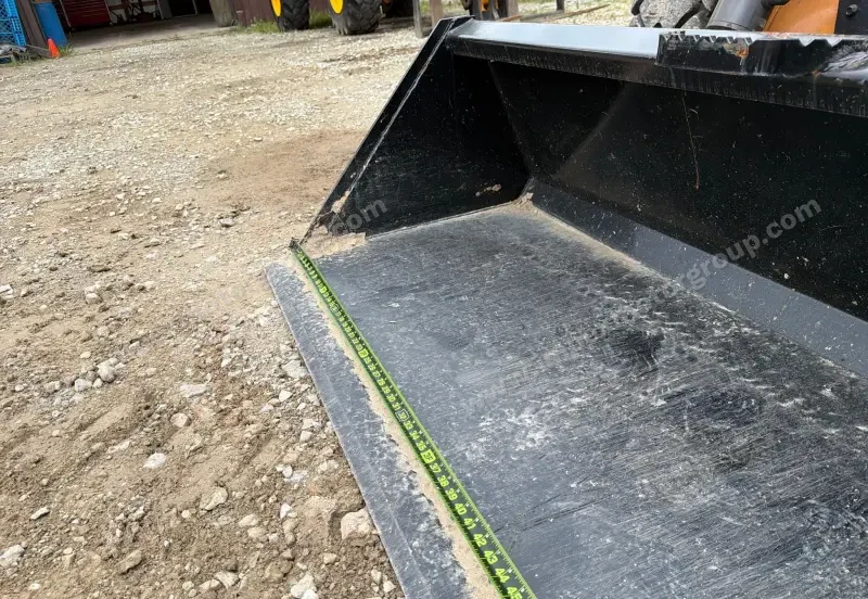 2022 Case SV340B photo 31