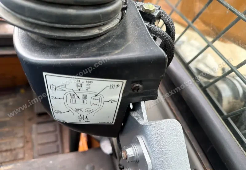 2022 Case SV340B photo 46