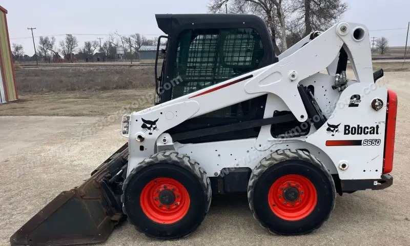 2016 Bobcat S650 photo 8