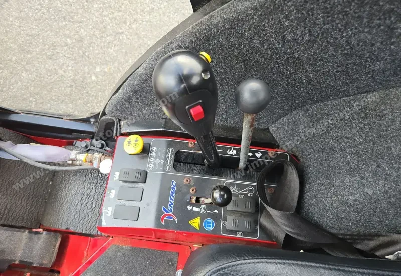 2015 Ventrac 3400Y photo 38