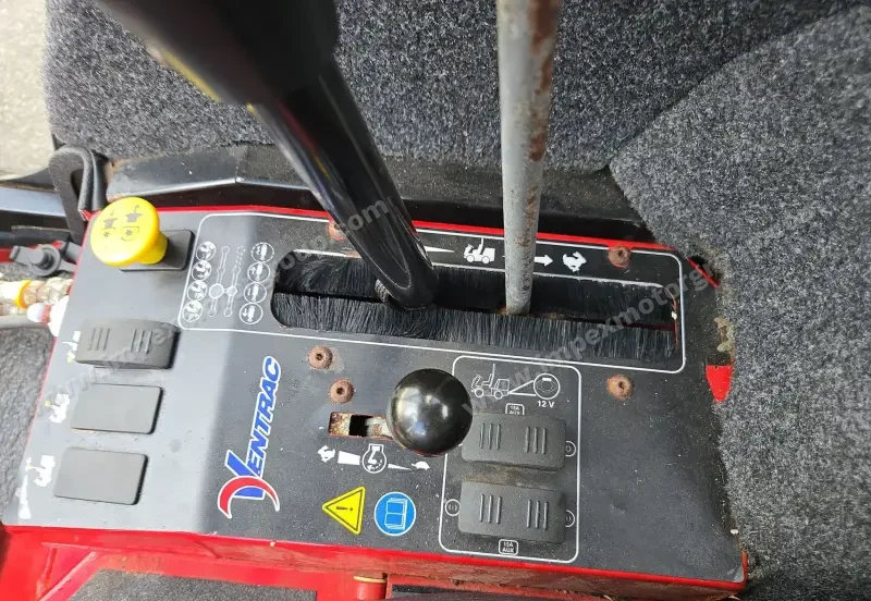 2015 Ventrac 3400Y photo 40