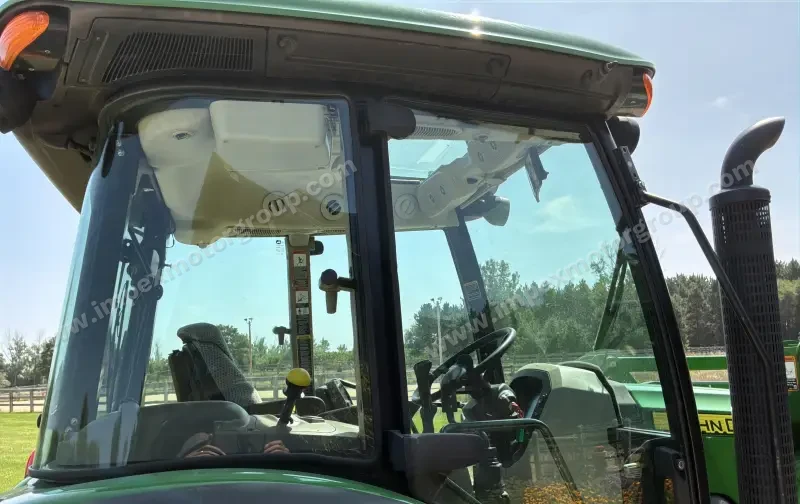2016 John Deere 5100M MFWD Tractor W/H260 Loader & Bucket photo 23