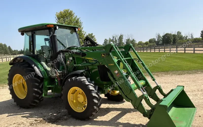 2016 John Deere 5100M MFWD Tractor W/H260 Loader & Bucket photo 3