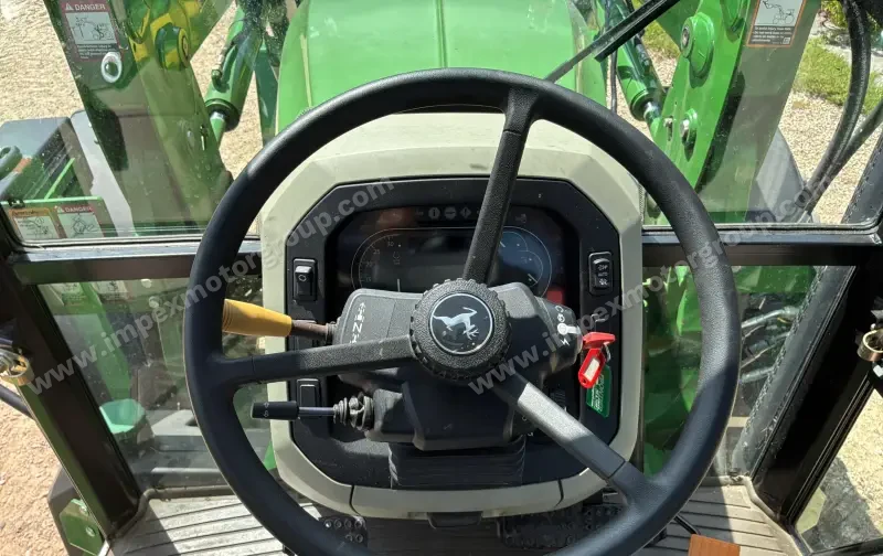 2016 John Deere 5100M MFWD Tractor W/H260 Loader & Bucket photo 61