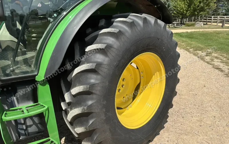 2016 John Deere 5100M MFWD Tractor W/H260 Loader & Bucket photo 42
