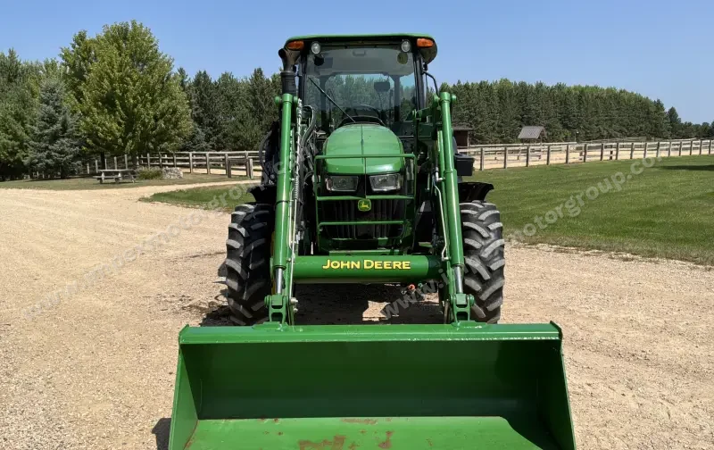 2016 John Deere 5100M MFWD Tractor W/H260 Loader & Bucket photo 2