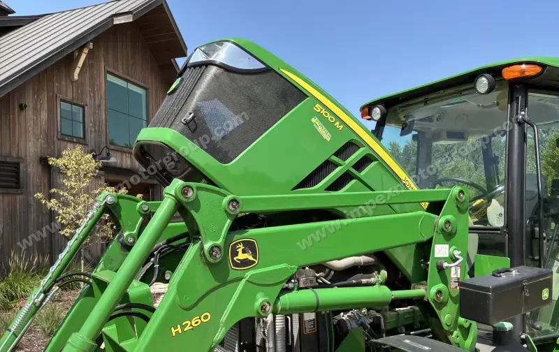 2016 John Deere 5100M MFWD Tractor W/H260 Loader & Bucket photo 17