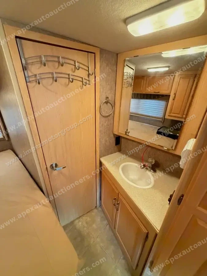 2007 Winnebago Aspect 26A photo 8