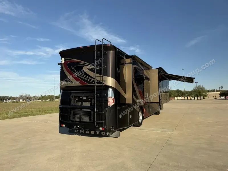 2016 Tiffin Phaeton 36 QHS photo 20
